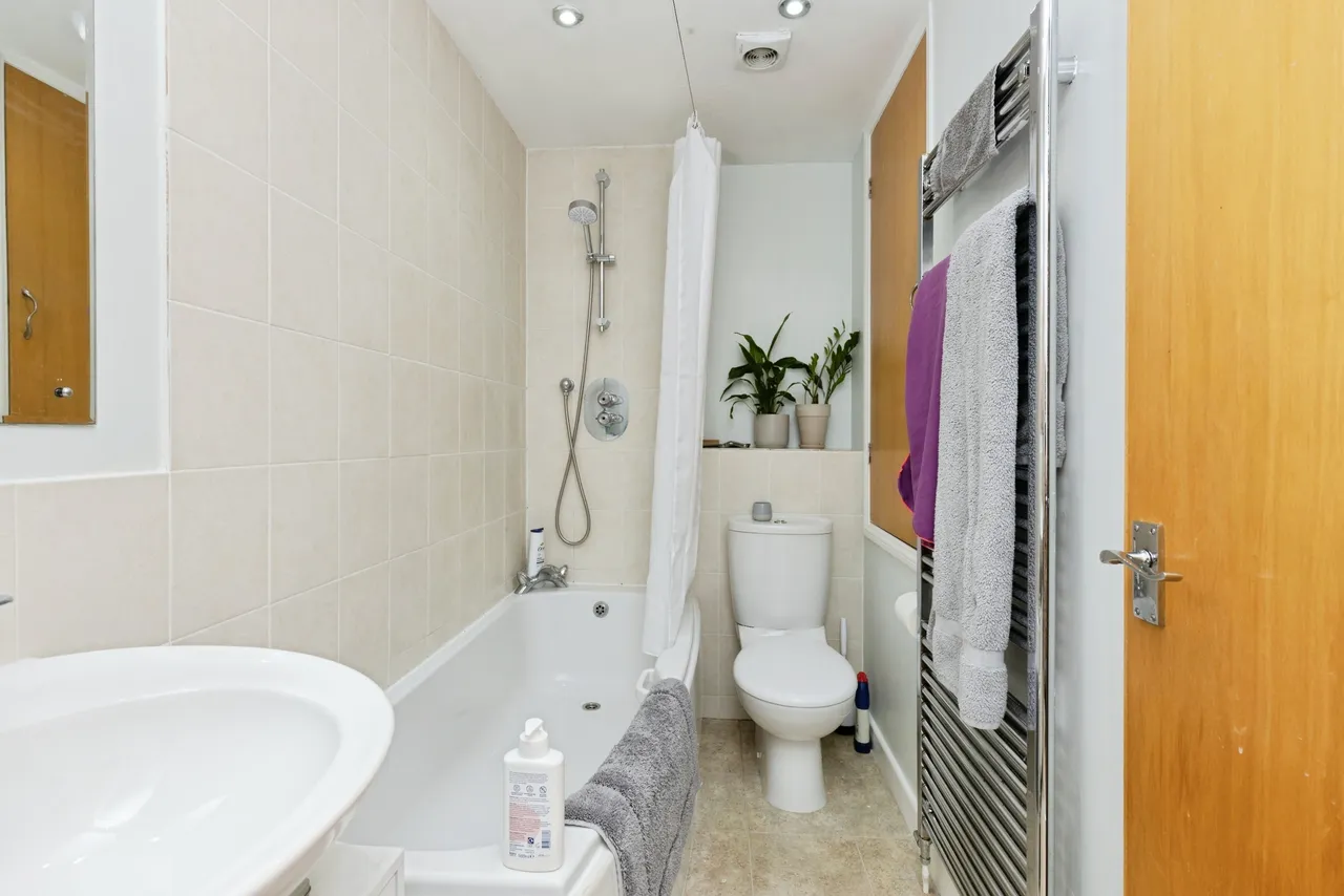 Grenville Close, Churchdown, GL3, photo 12