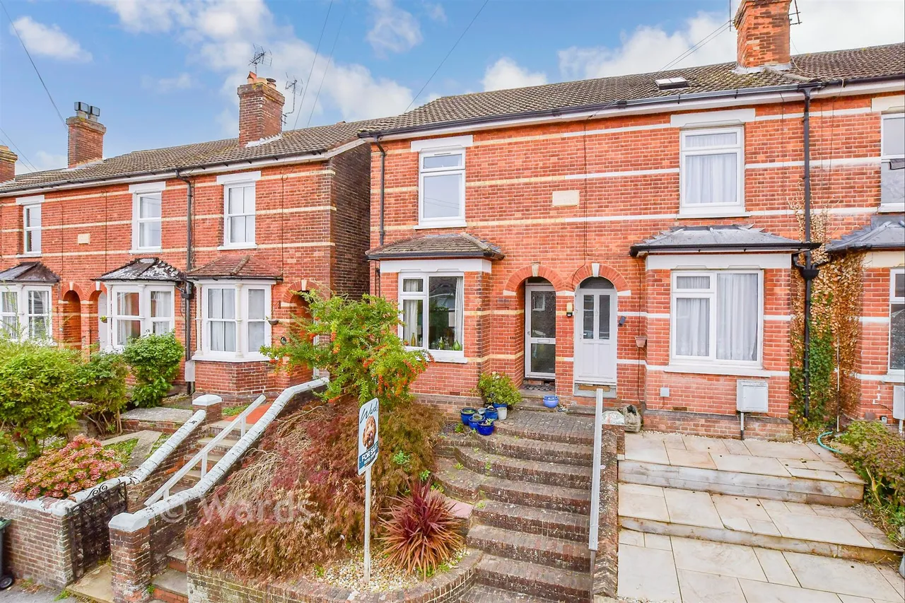 2 bed house for sale, St. Mary's Road, Tonbridge, TN9