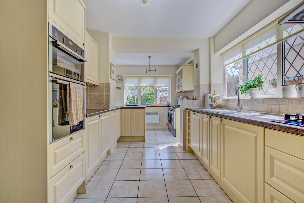 Greenacres, Benfleet, SS7, photo 5