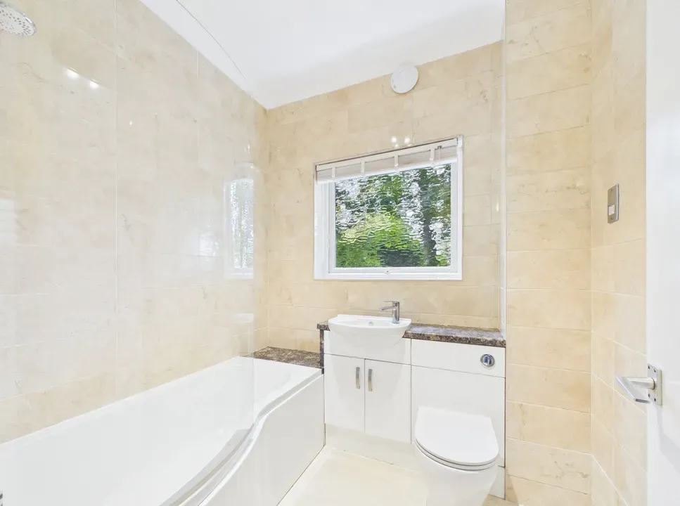 Hawthorn Close, Horsham, RH12, photo 7