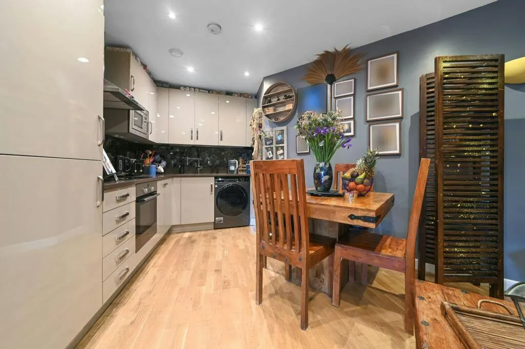 Fenton Court, Burgess Springs, CM1, photo 5