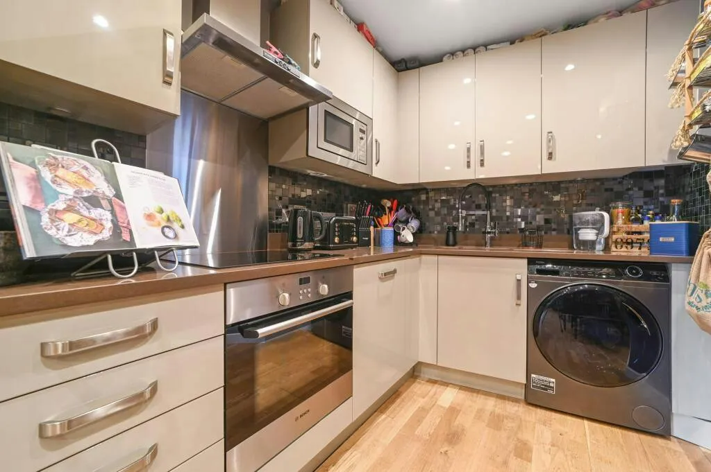 Fenton Court, Burgess Springs, CM1, photo 6