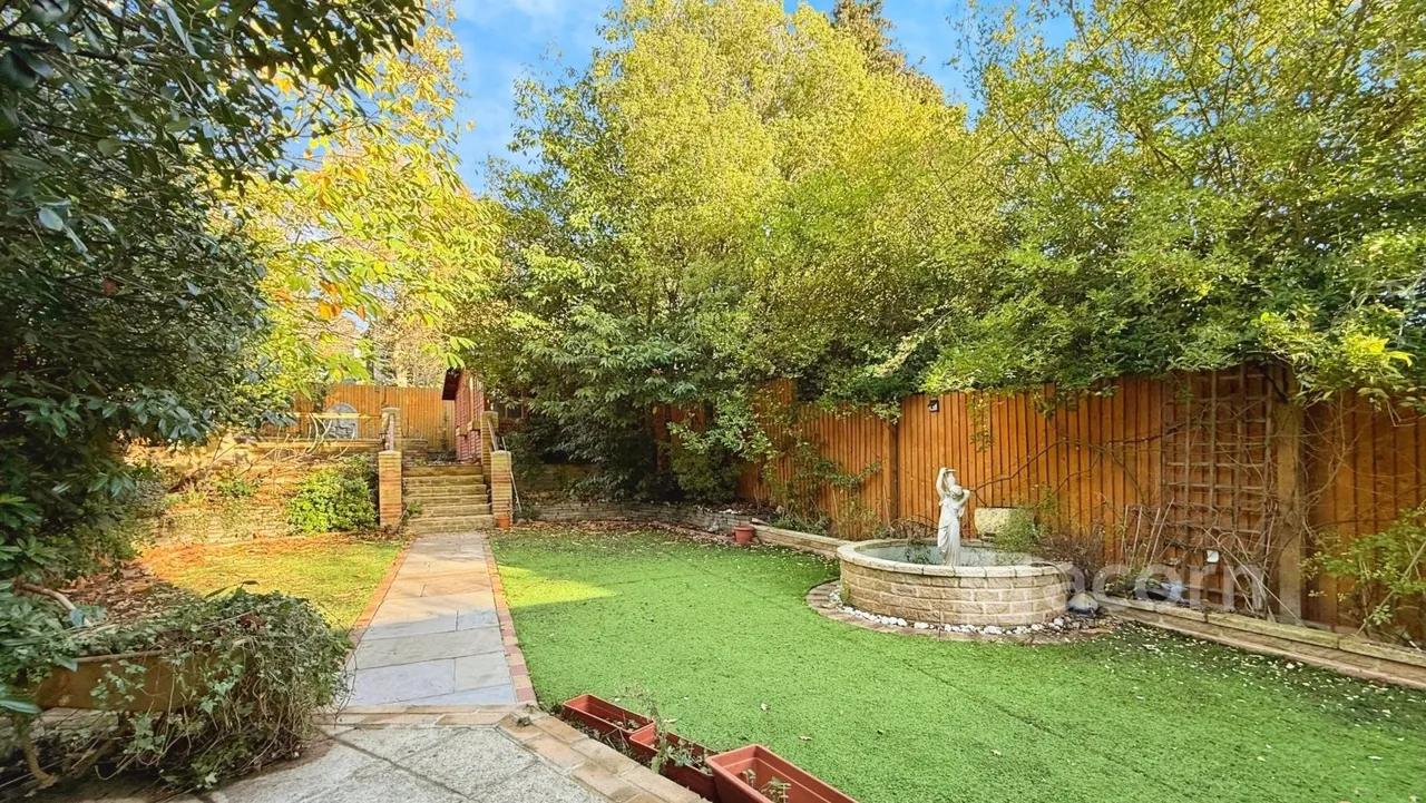 Rochester Drive, Bexley, DA5, photo 3