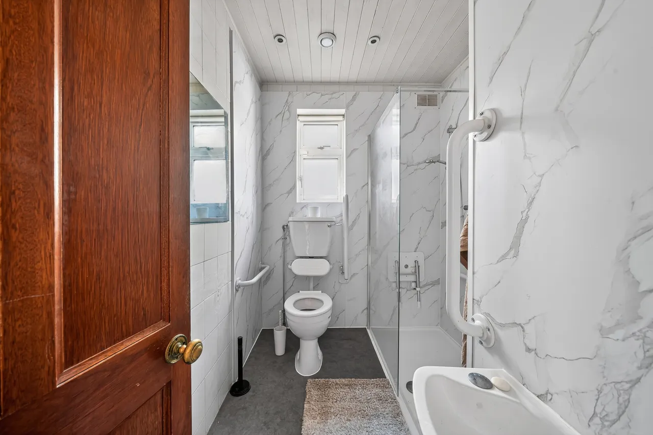Cranbourne Road, Northwood, HA6, photo 11