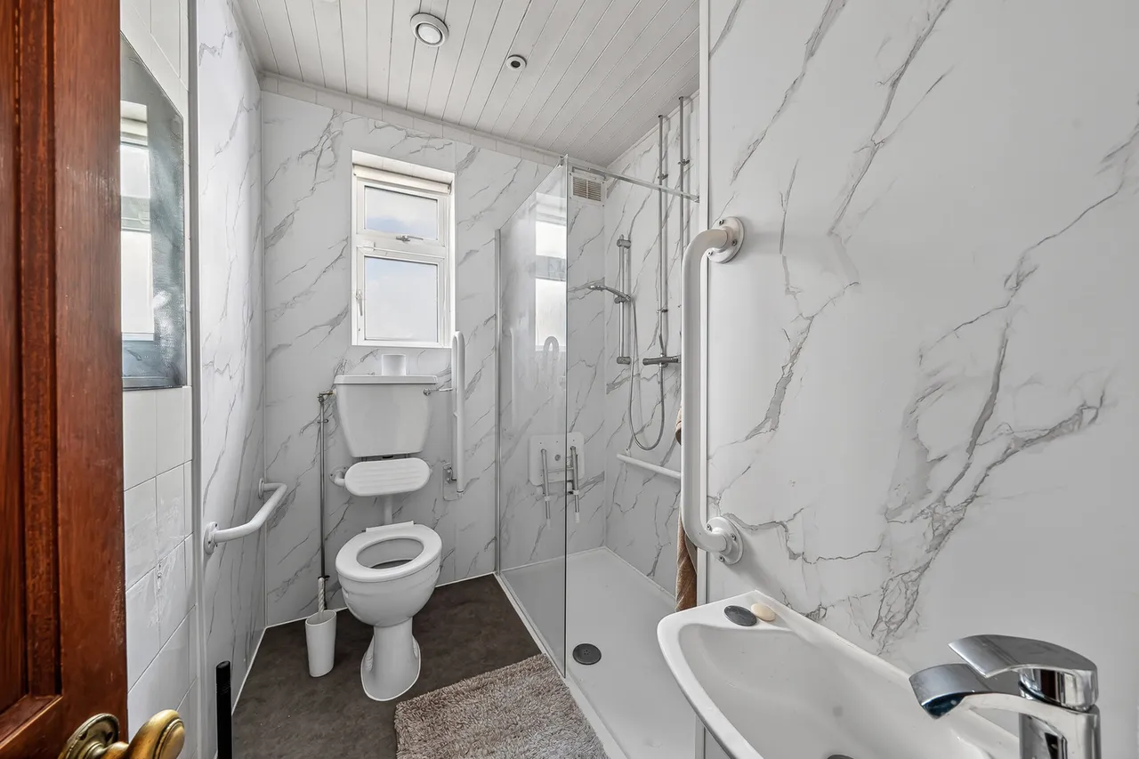 Cranbourne Road, Northwood, HA6, photo 9