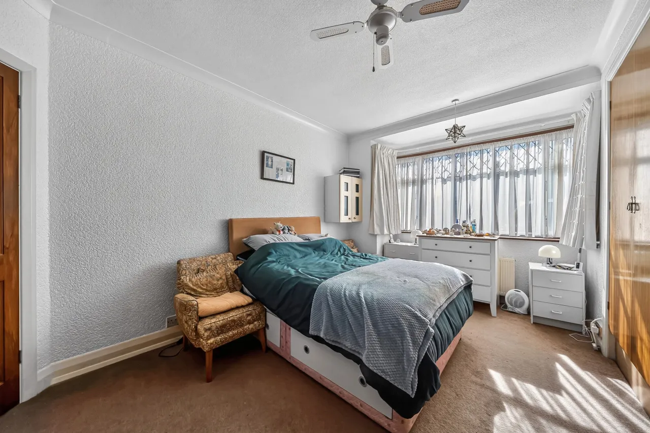 Cranbourne Road, Northwood, HA6, photo 13