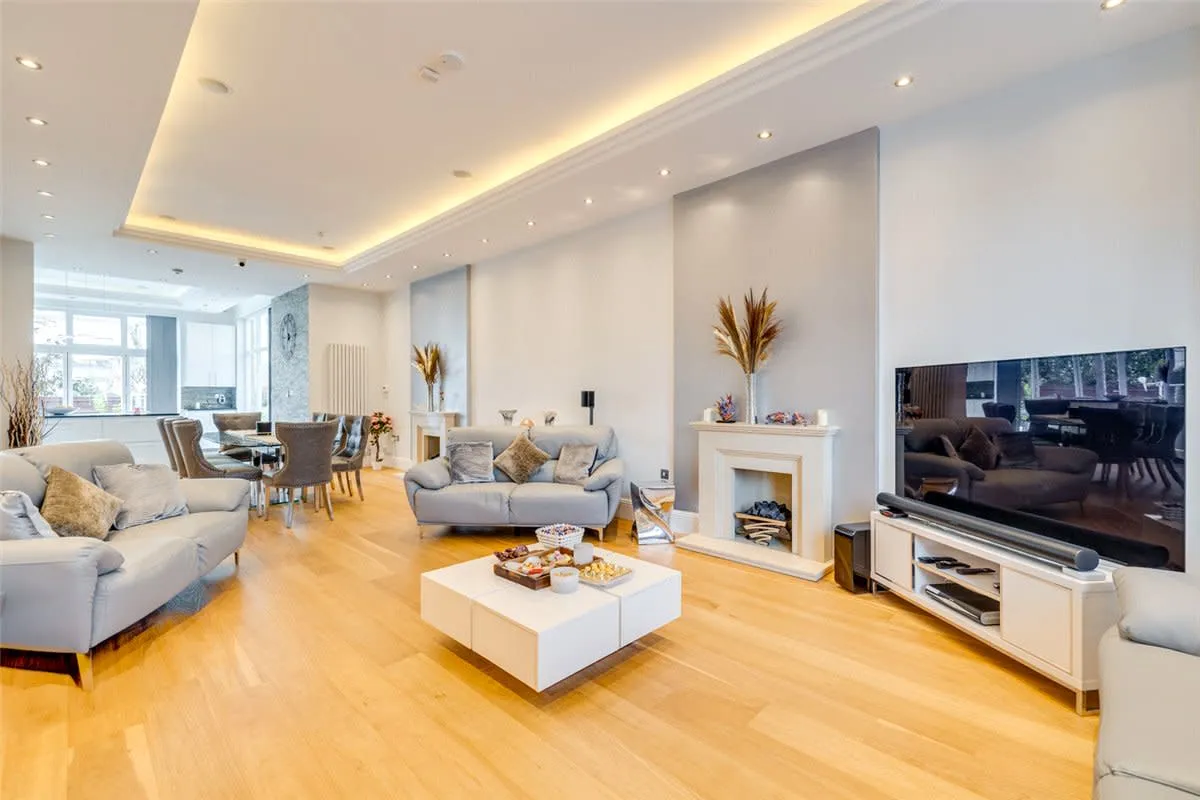 Fulham Palace Road, London, SW6, photo 14