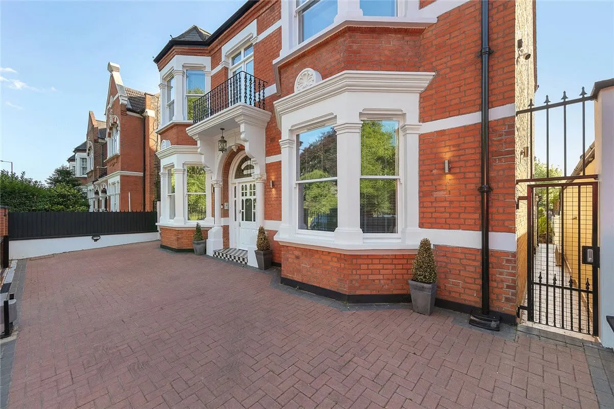 Fulham Palace Road, London, SW6, photo 41