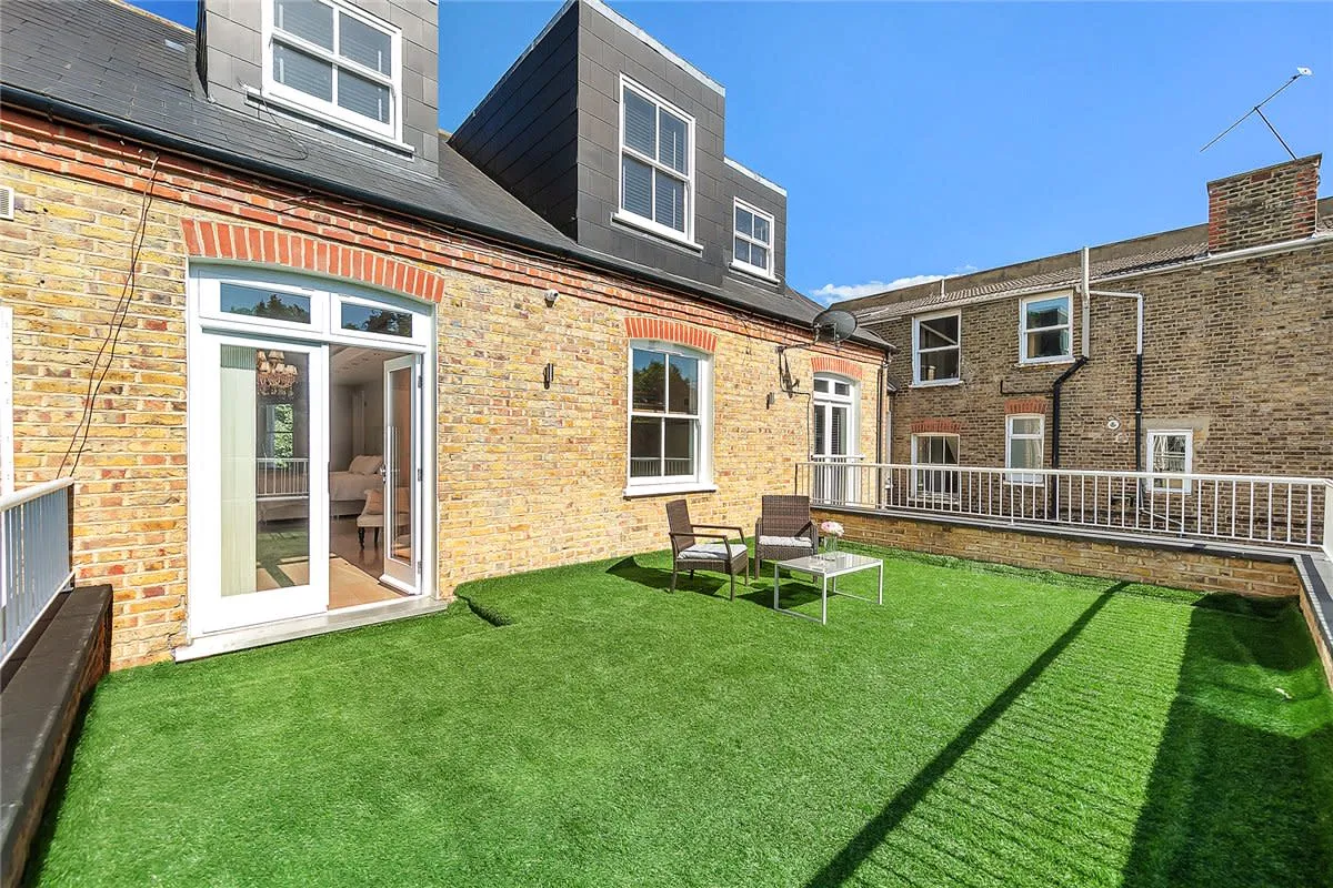 Fulham Palace Road, London, SW6, photo 7