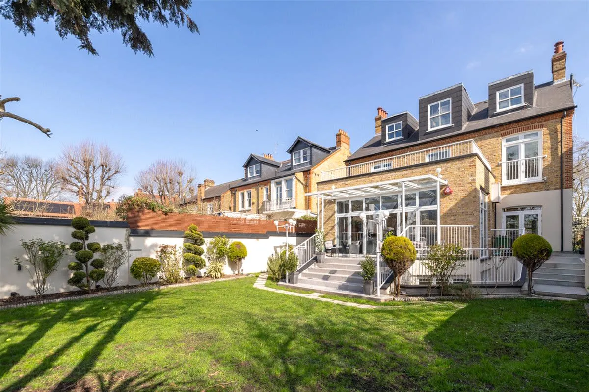 Fulham Palace Road, London, SW6, photo 8