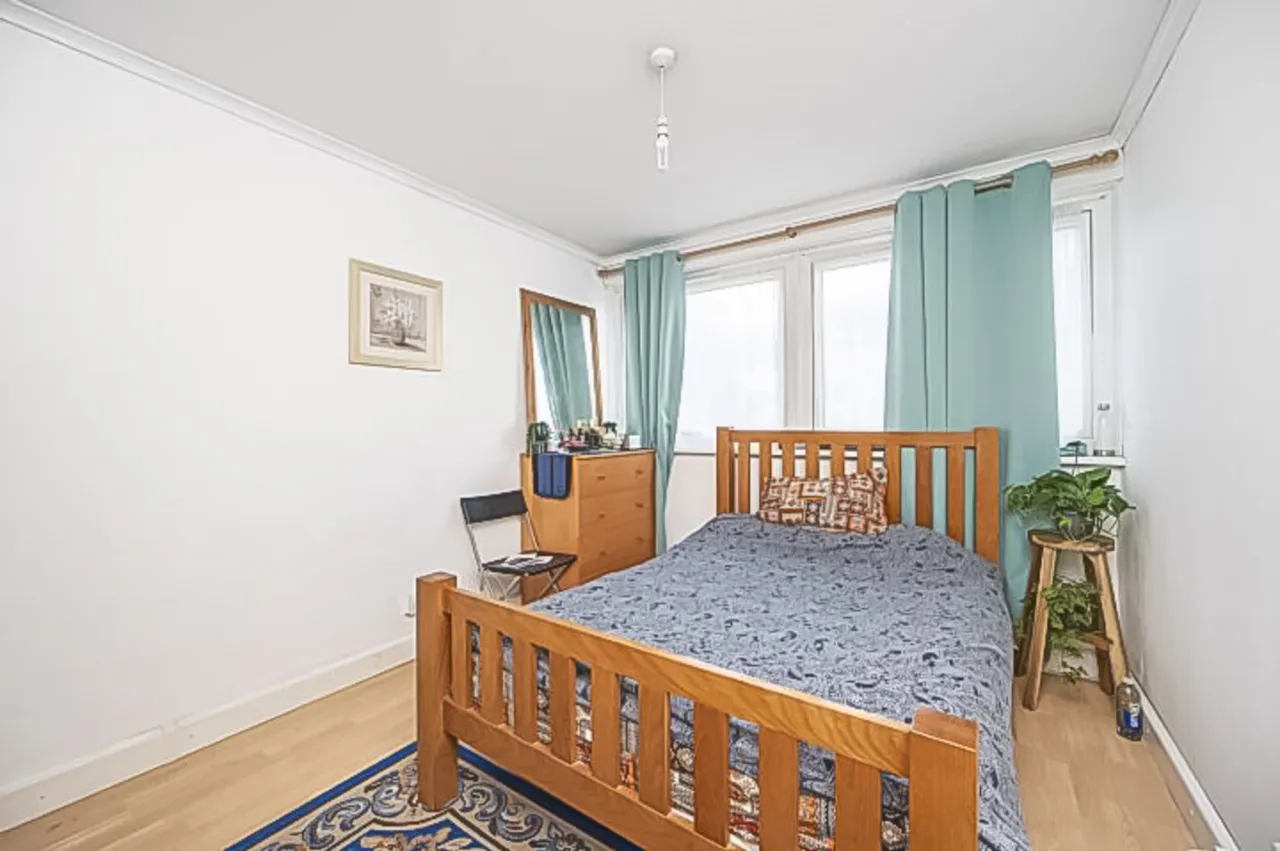 10 Berkeley House, 14 Wellington Way, London, photo 8