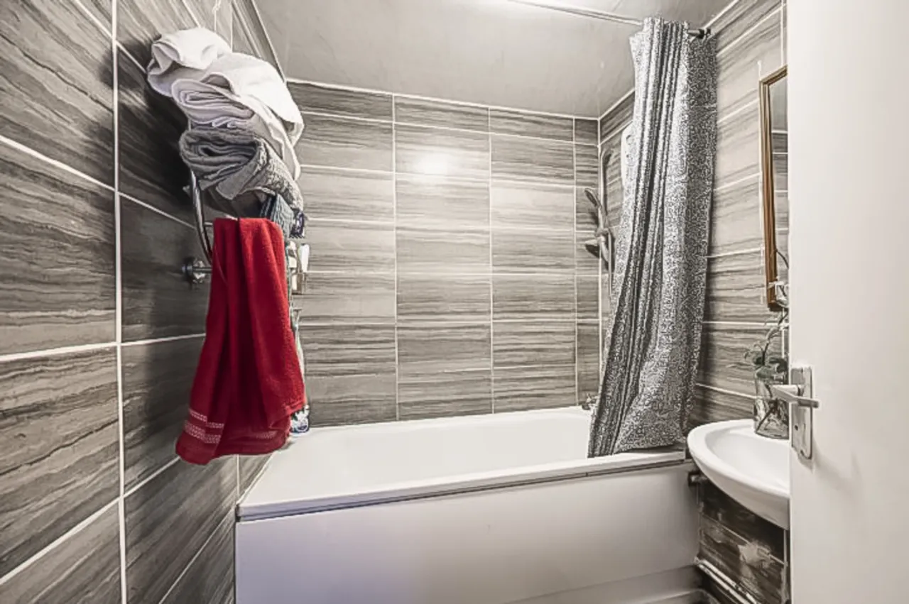 10 Berkeley House, 14 Wellington Way, London, photo 4