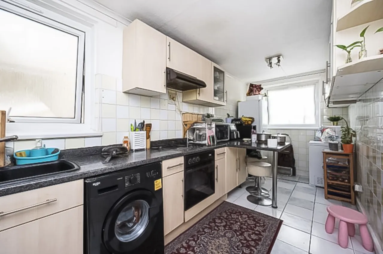 10 Berkeley House, 14 Wellington Way, London, photo 7