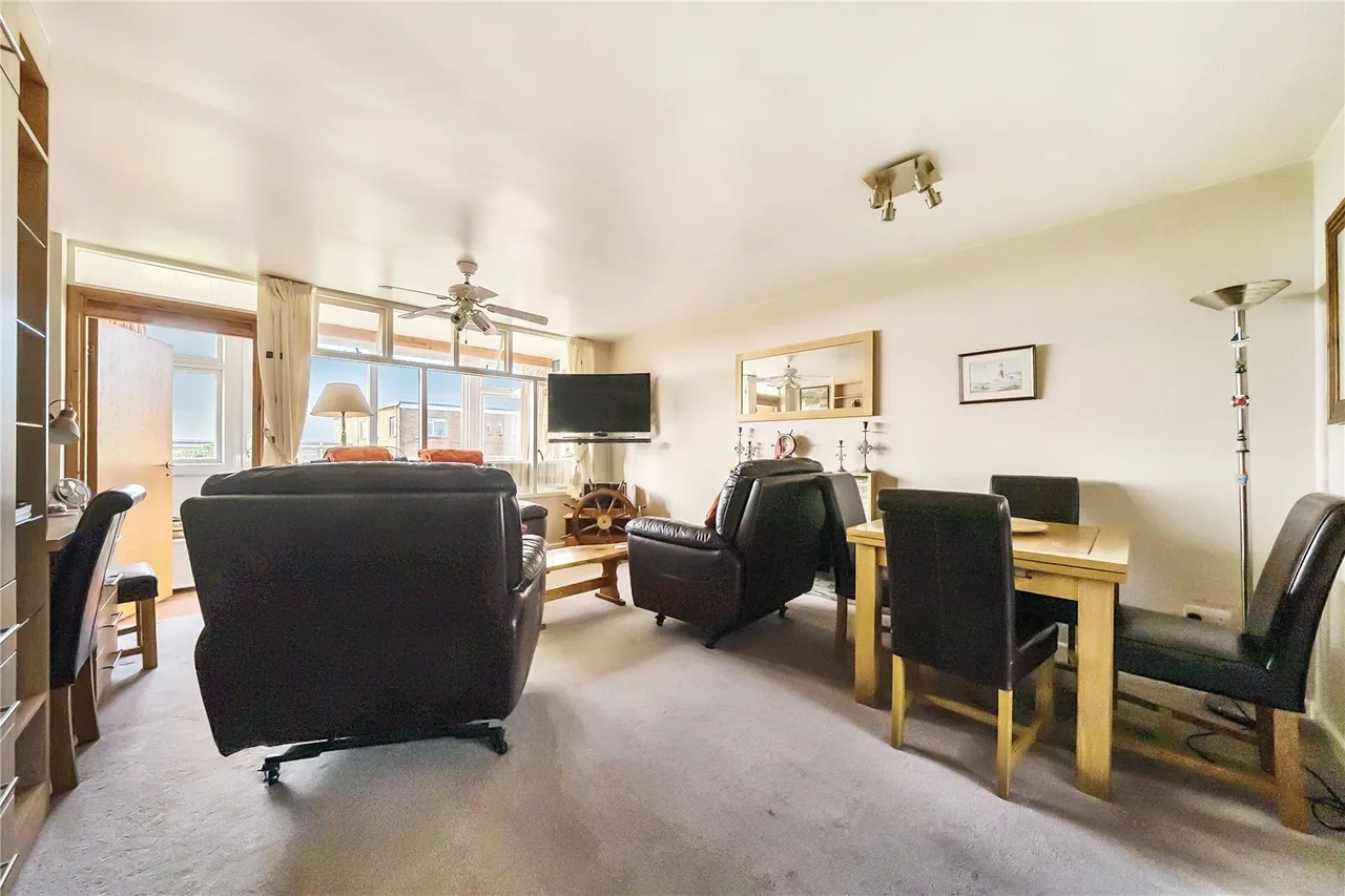 Heron Court, West Bay, DT6, photo 4
