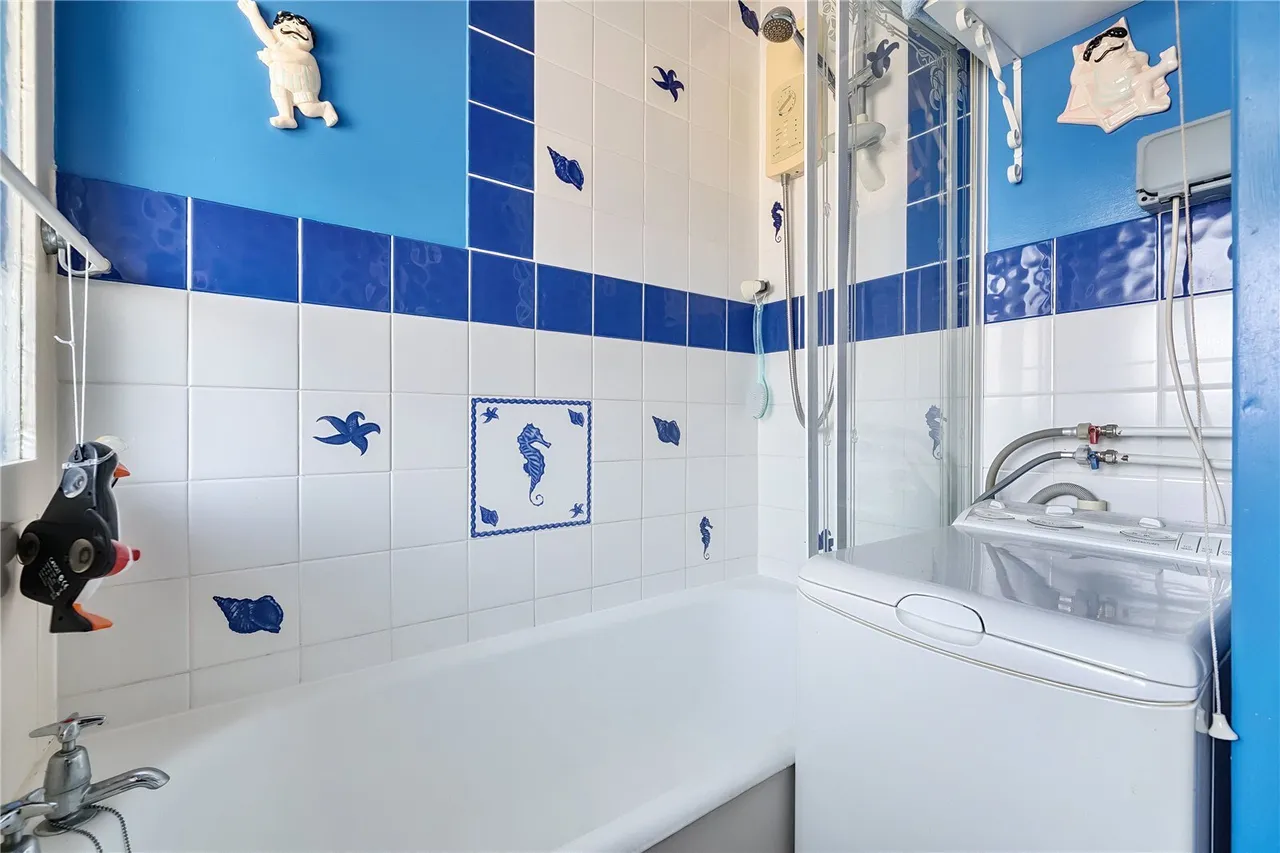 Heron Court, West Bay, DT6, photo 10
