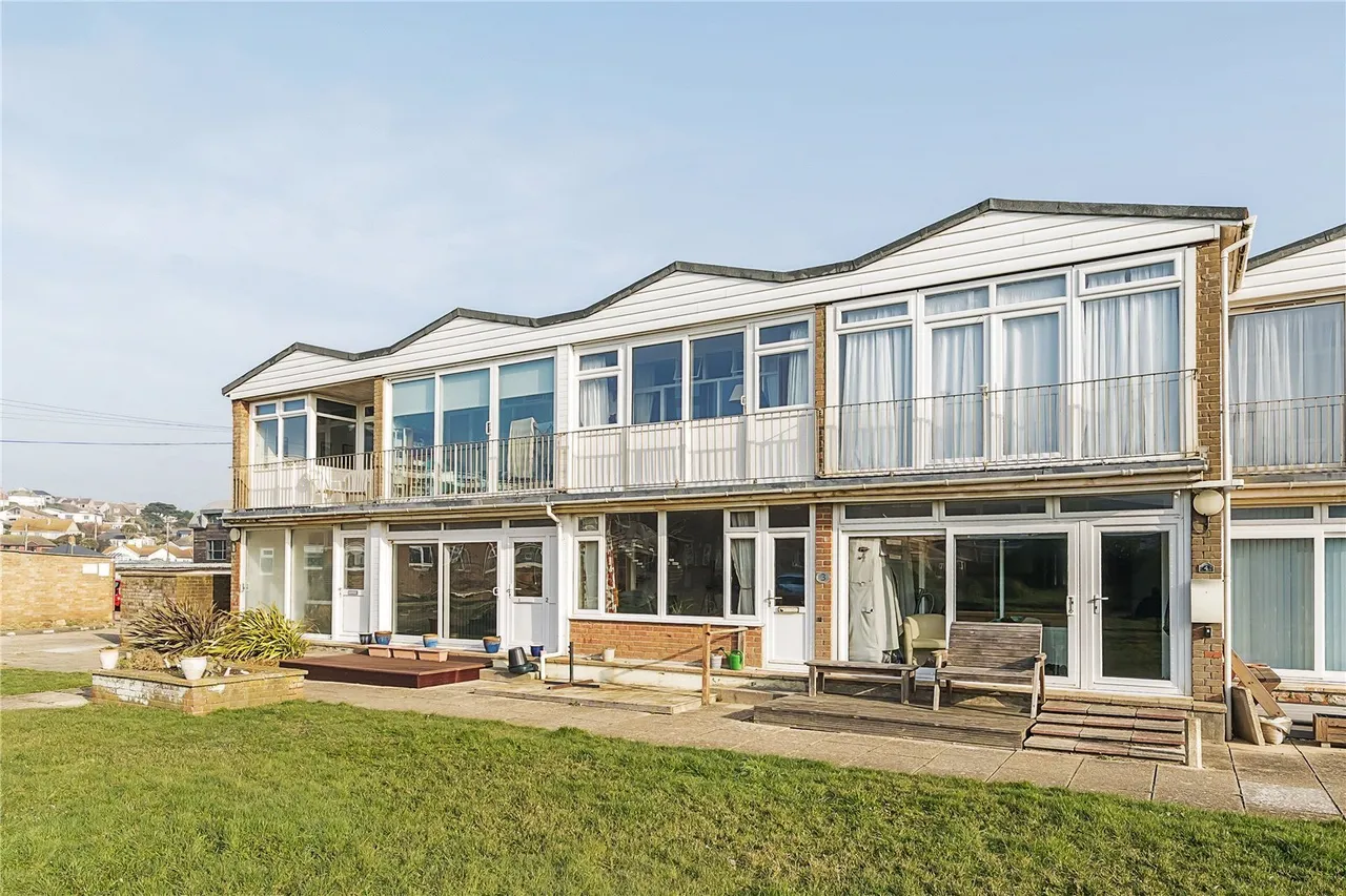 1 bed property for sale, Heron Court, West Bay, DT6