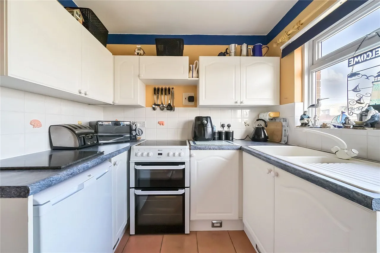 Heron Court, West Bay, DT6, photo 8