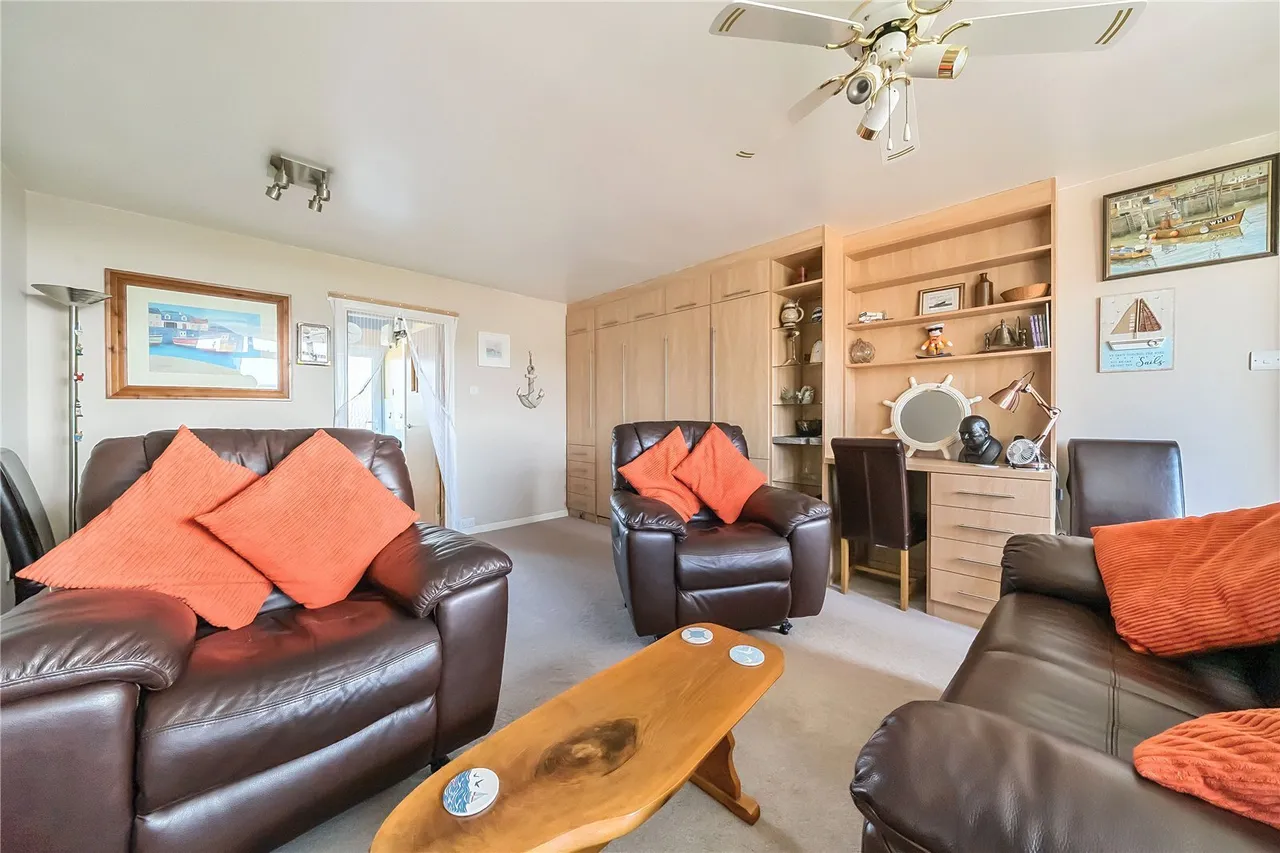 Heron Court, West Bay, DT6, photo 3