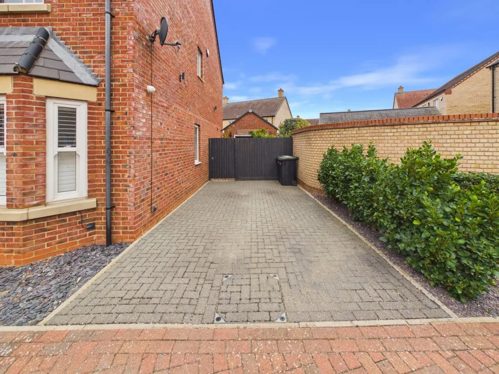 Brookbanks Biggleswade, SG18, photo 31