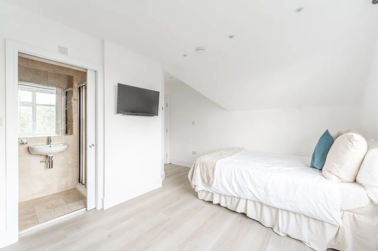 Studio 3, Flat 5, 20 Spencer Road, London, photo 5