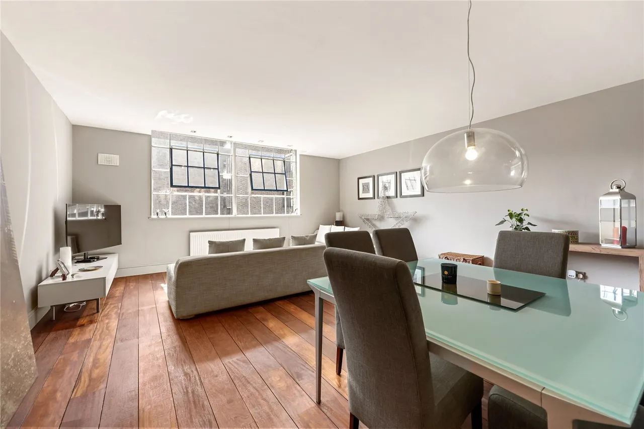 2 bed flat for sale, Goswell Road, London, EC1V