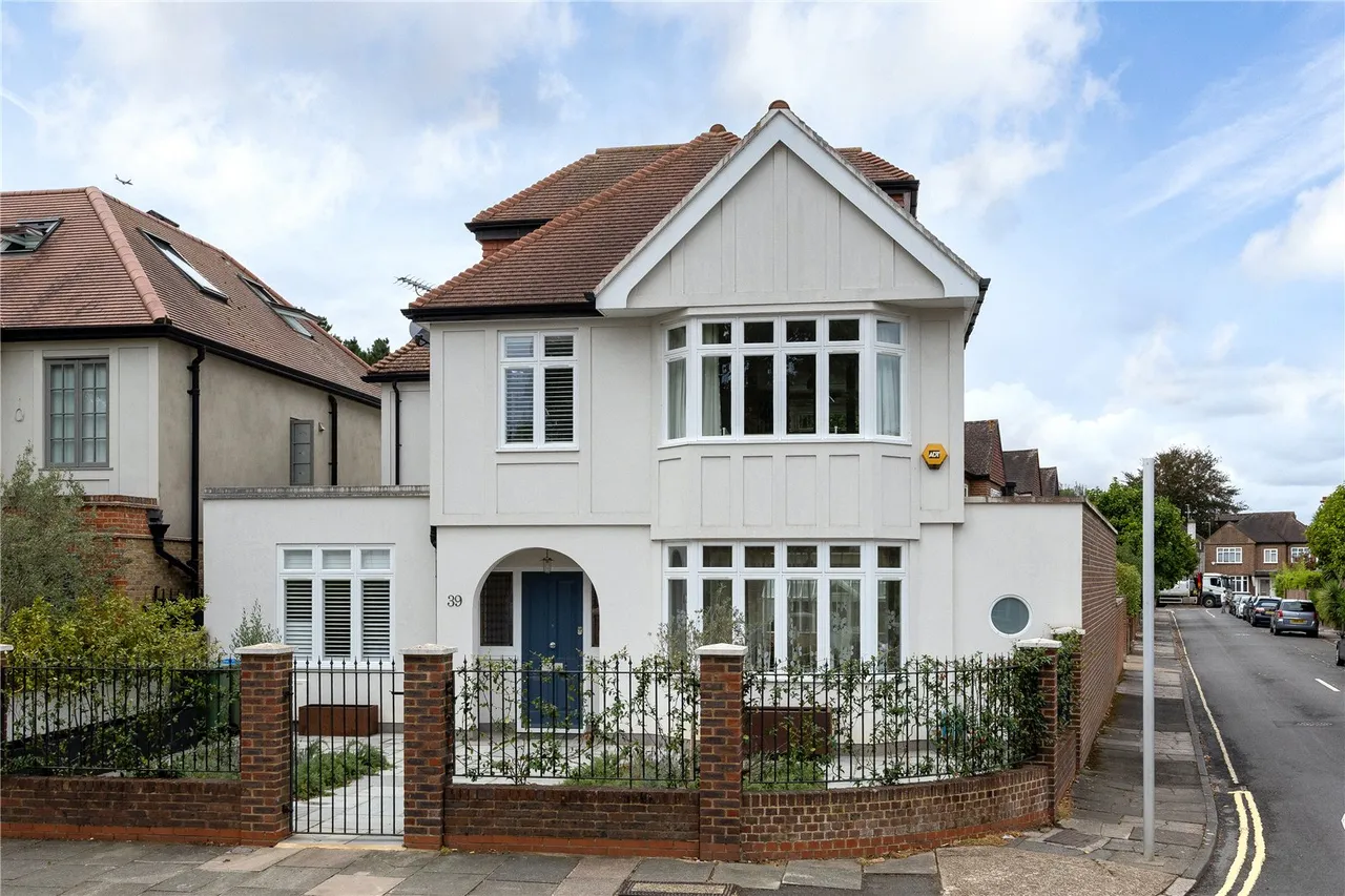 5 bed house to rent, Ferry Road, Barnes, SW13