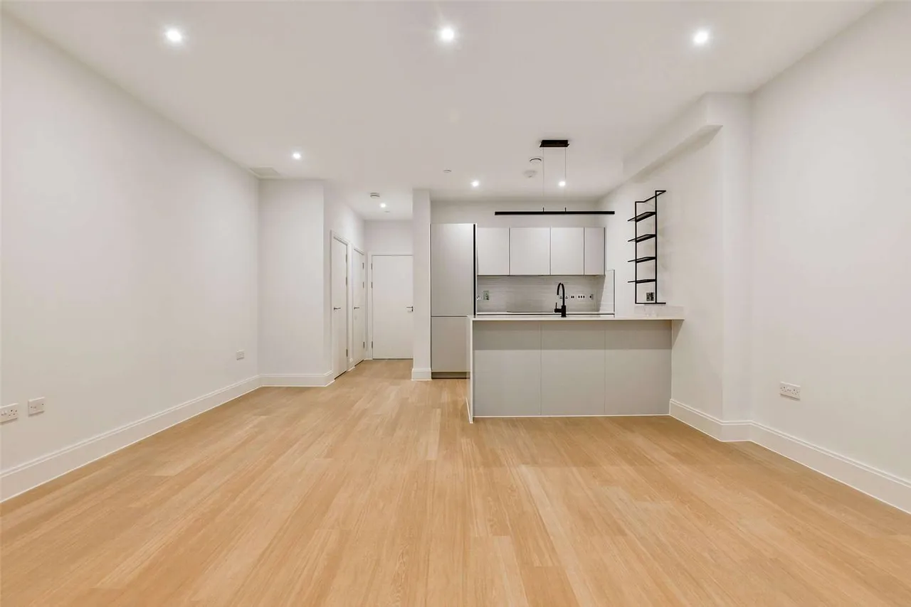 1 bed flat to rent — The Factory, Memorial Avenue, Slough, Berkshire, SL1 3GY