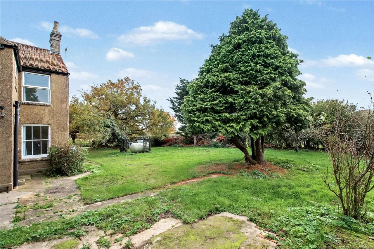 Flixton Road, Flixton, Lowestoft, Suffolk, NR32, photo 3