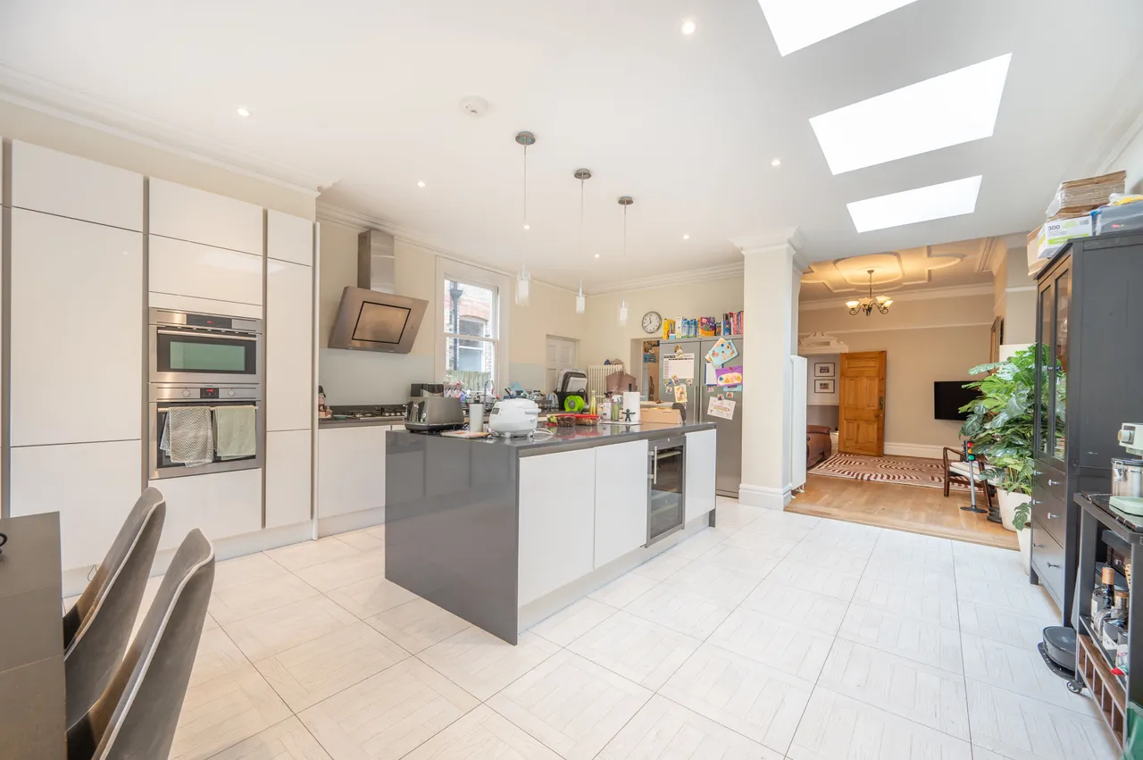 104 Teignmouth Road, London, photo 12