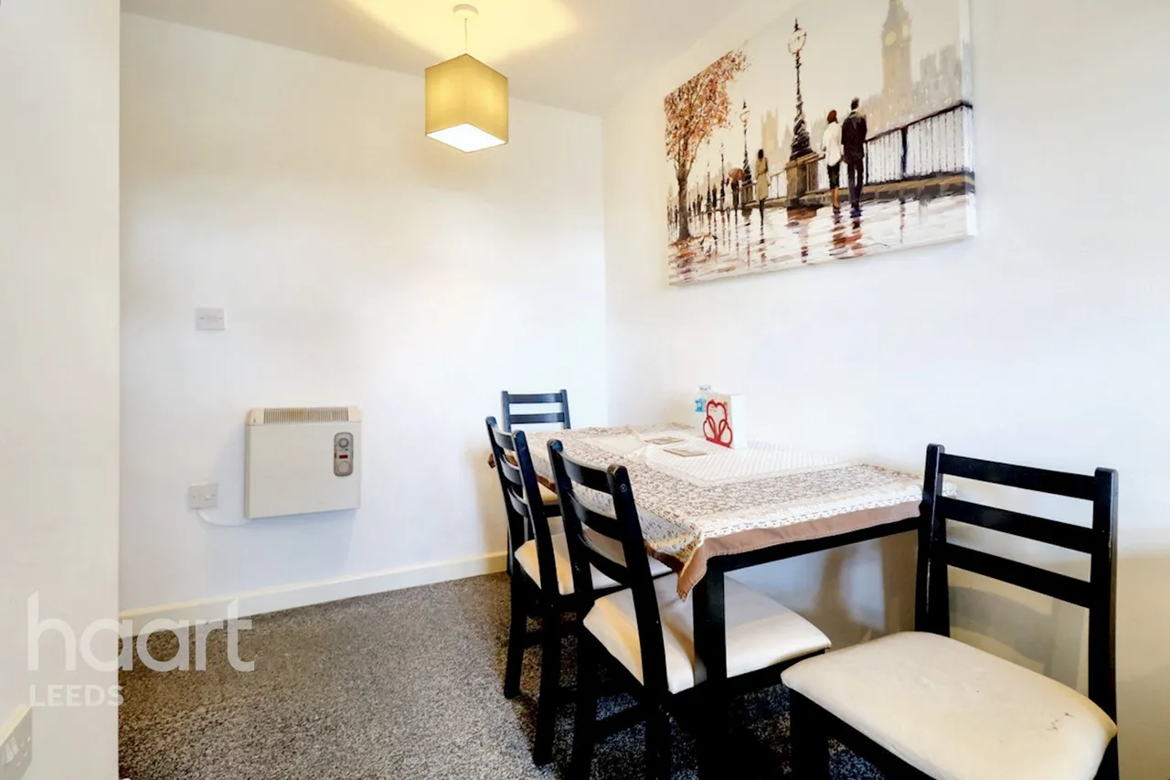 Farnley Crescent, Leeds, LS12, photo 5