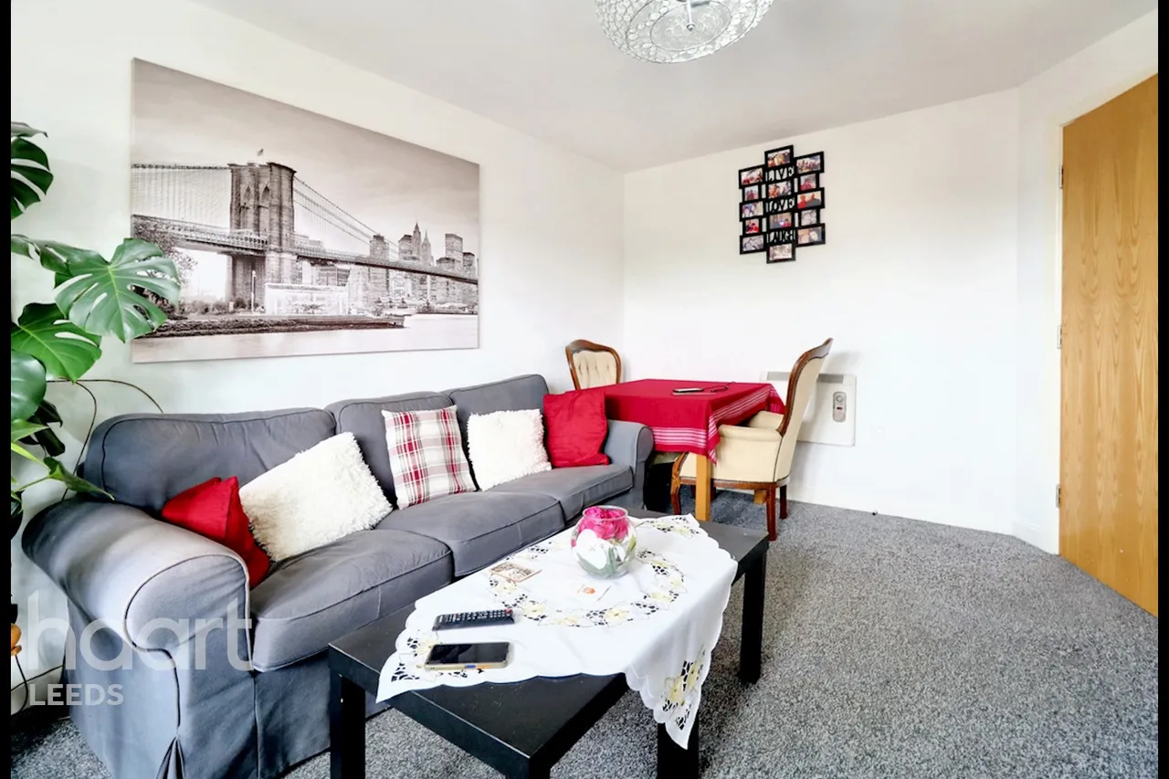 Farnley Crescent, Leeds, LS12, photo 4