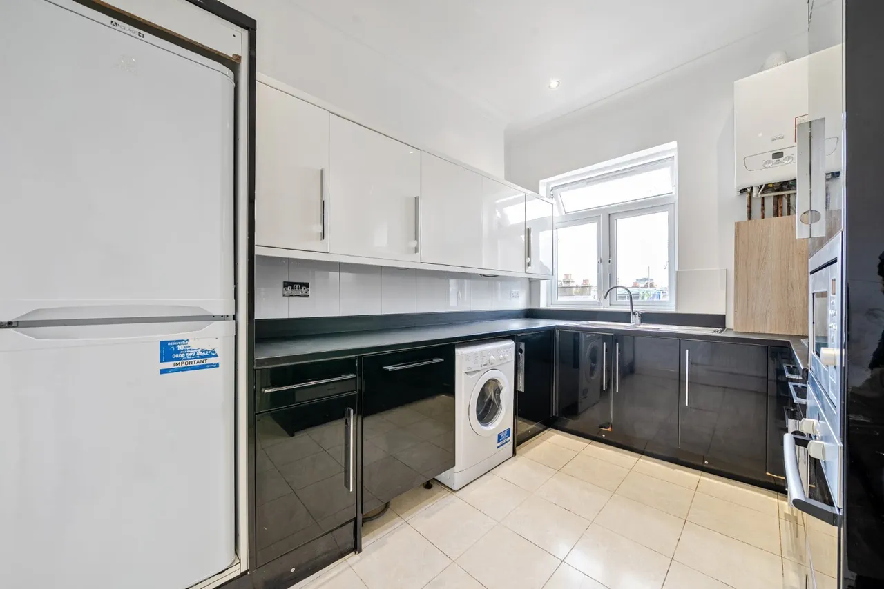 Fulham Palace Road, London, SW6, photo 3