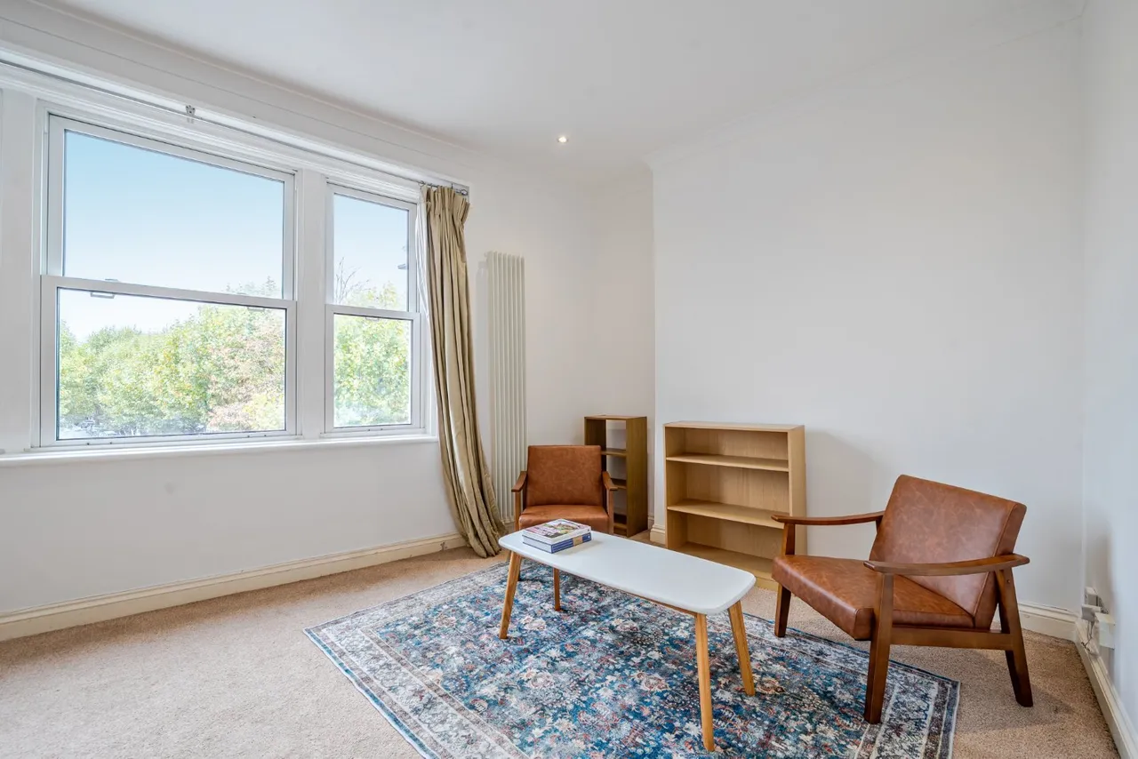 Fulham Palace Road, London, SW6, photo 2