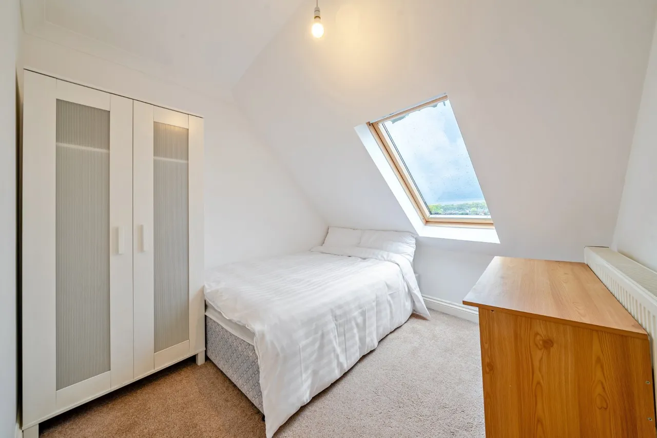 Fulham Palace Road, London, SW6, photo 6