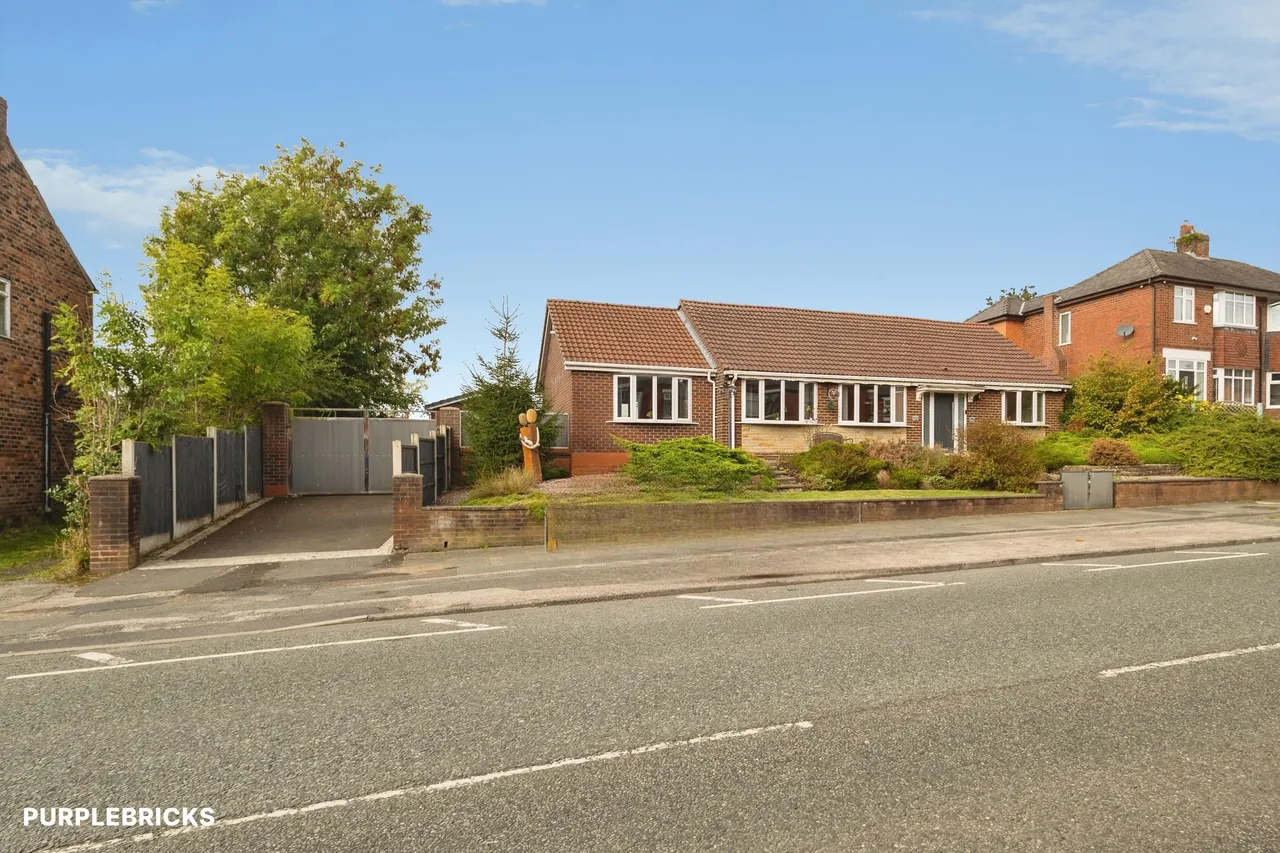 3 bed house for sale, Rochdale Road, Manchester, M24