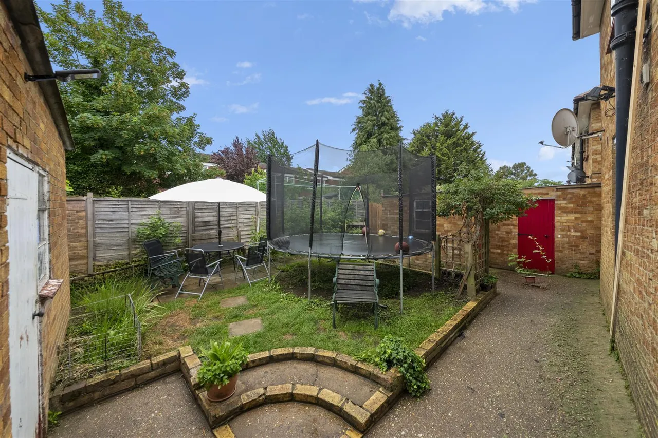 New Peachey Lane, Cowley, photo 6