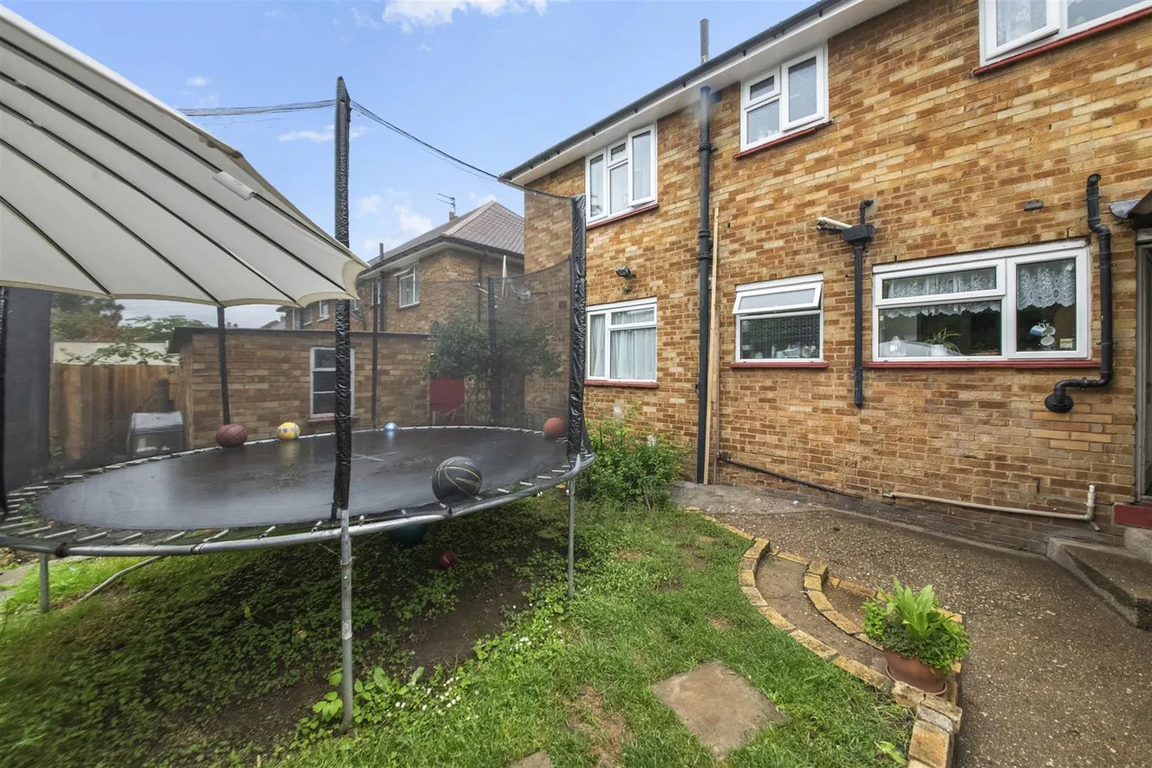 New Peachey Lane, Cowley, photo 7