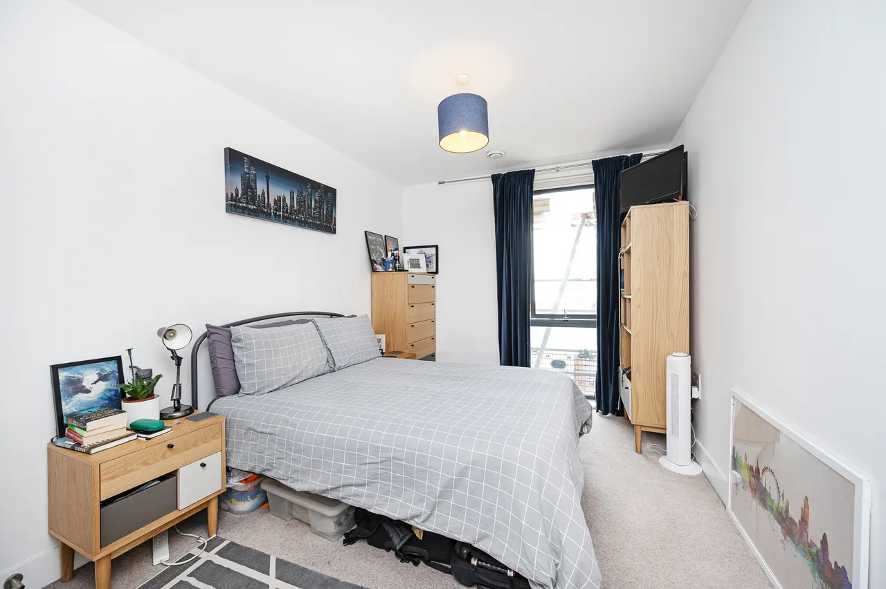 Flat 14, Santa Maria Court, 133 Duckett Street, London, photo 3