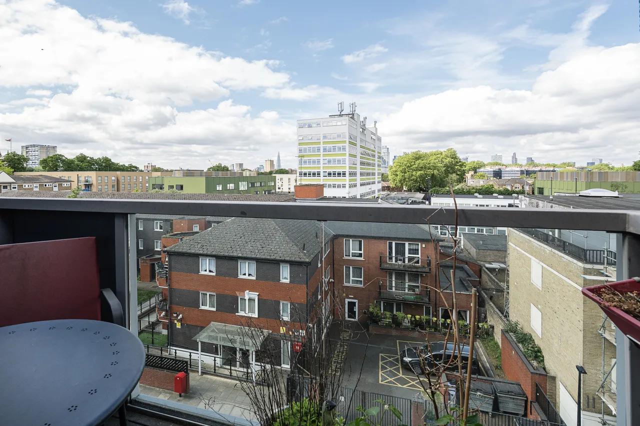 Flat 14, Santa Maria Court, 133 Duckett Street, London, photo 7