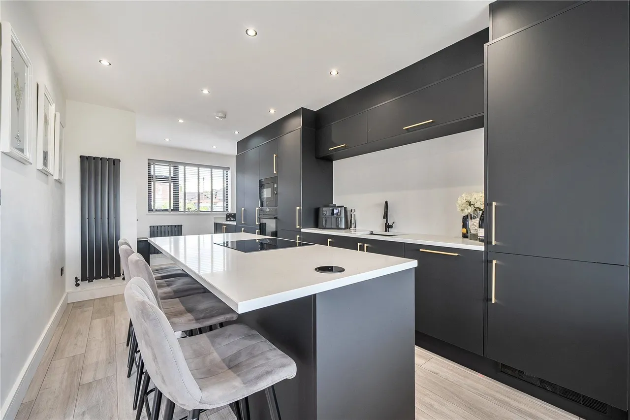 Stamford Drive, Woodhouses, M35, photo 5