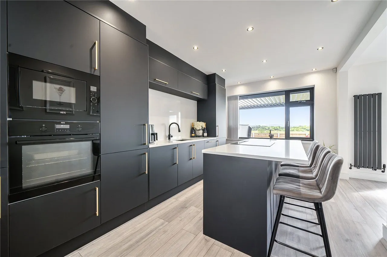 Stamford Drive, Woodhouses, M35, photo 2