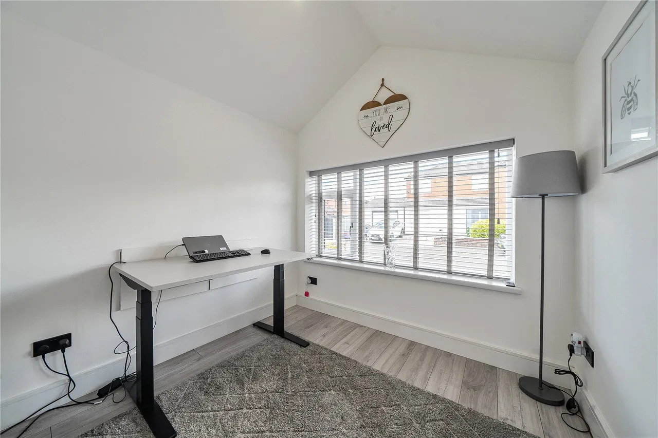 Stamford Drive, Woodhouses, M35, photo 13