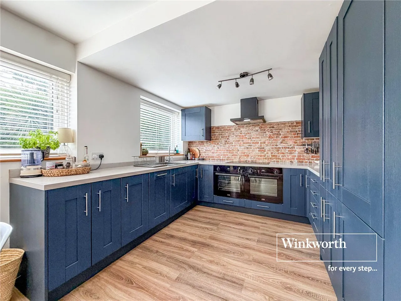 Locksley Drive, Ferndown, BH22, photo 2
