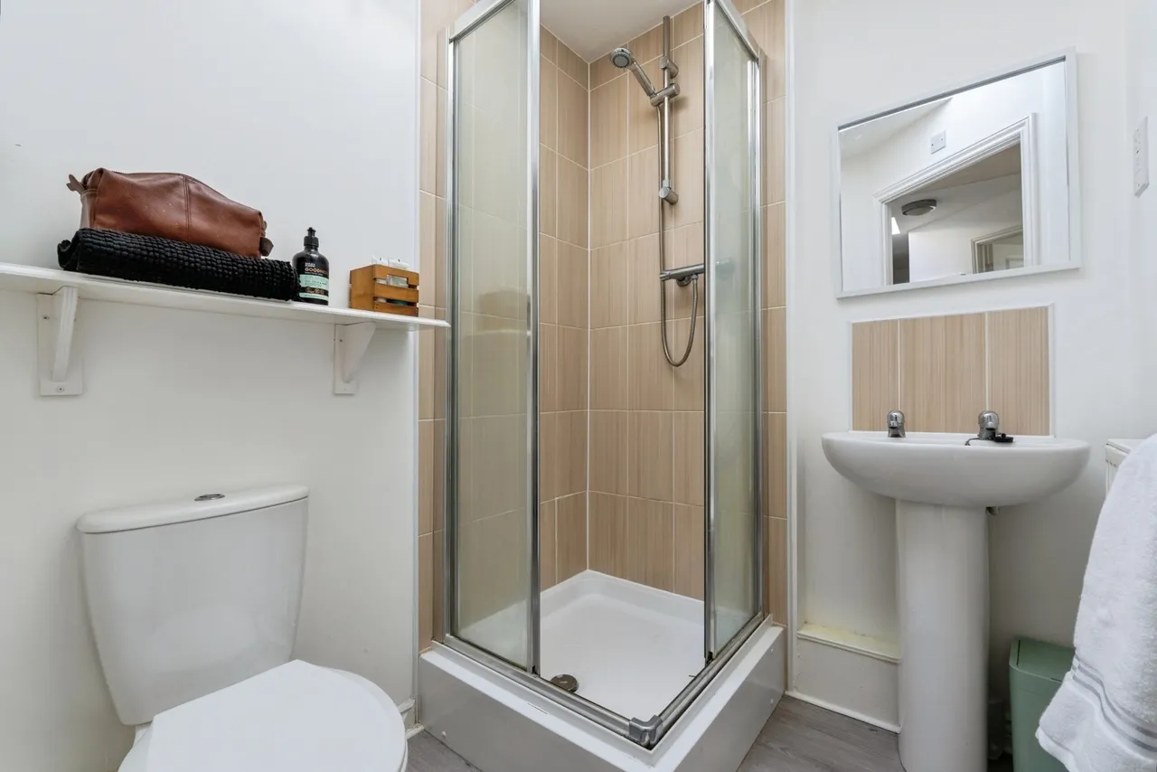 Nine Riggs Square, Birstall, LE4, photo 10