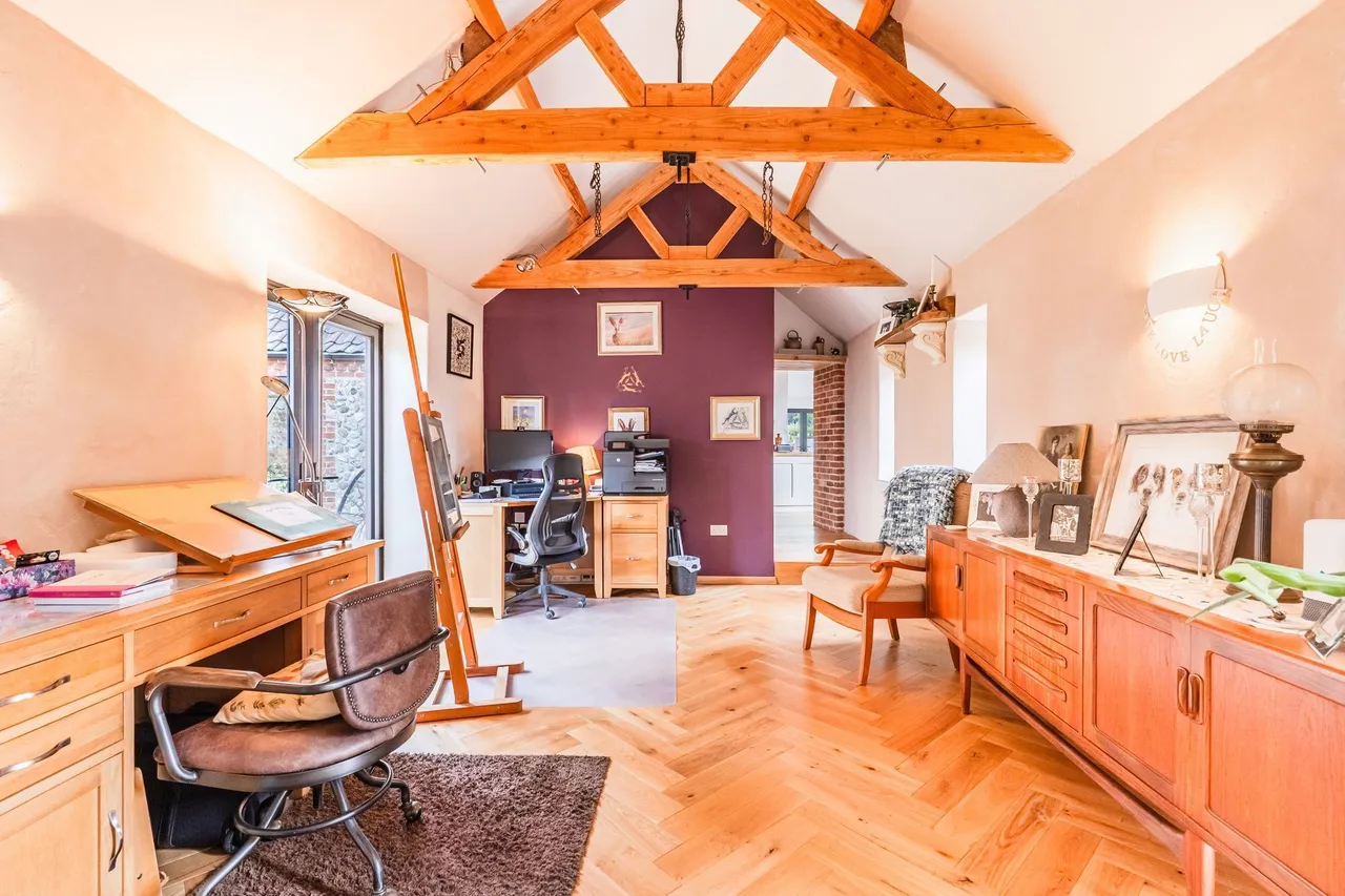 Characterful Barn Conversion in Felbrigg, photo 13
