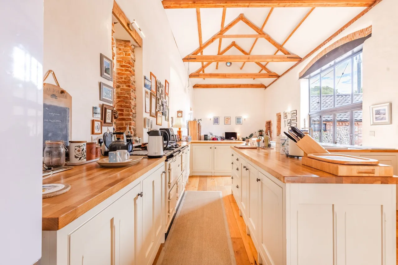Characterful Barn Conversion in Felbrigg, photo 6