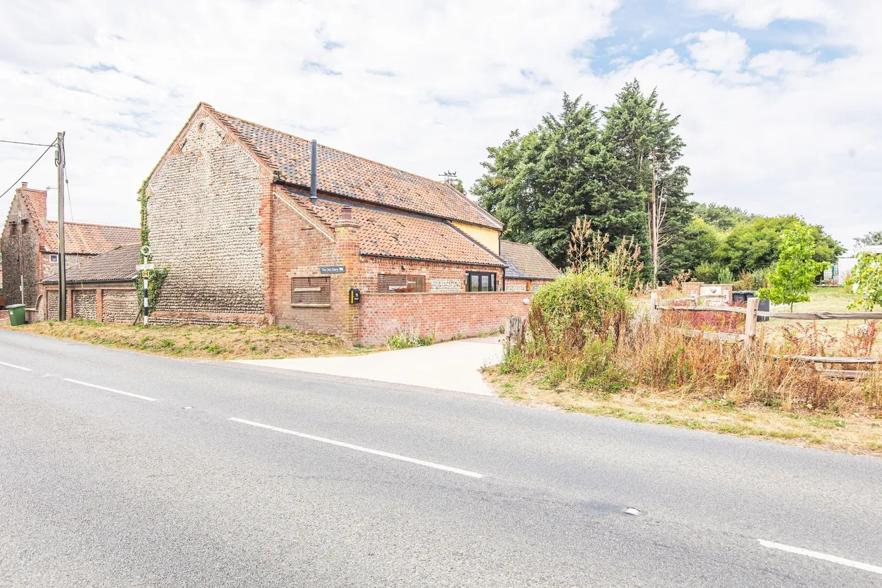 Characterful Barn Conversion in Felbrigg, photo 21