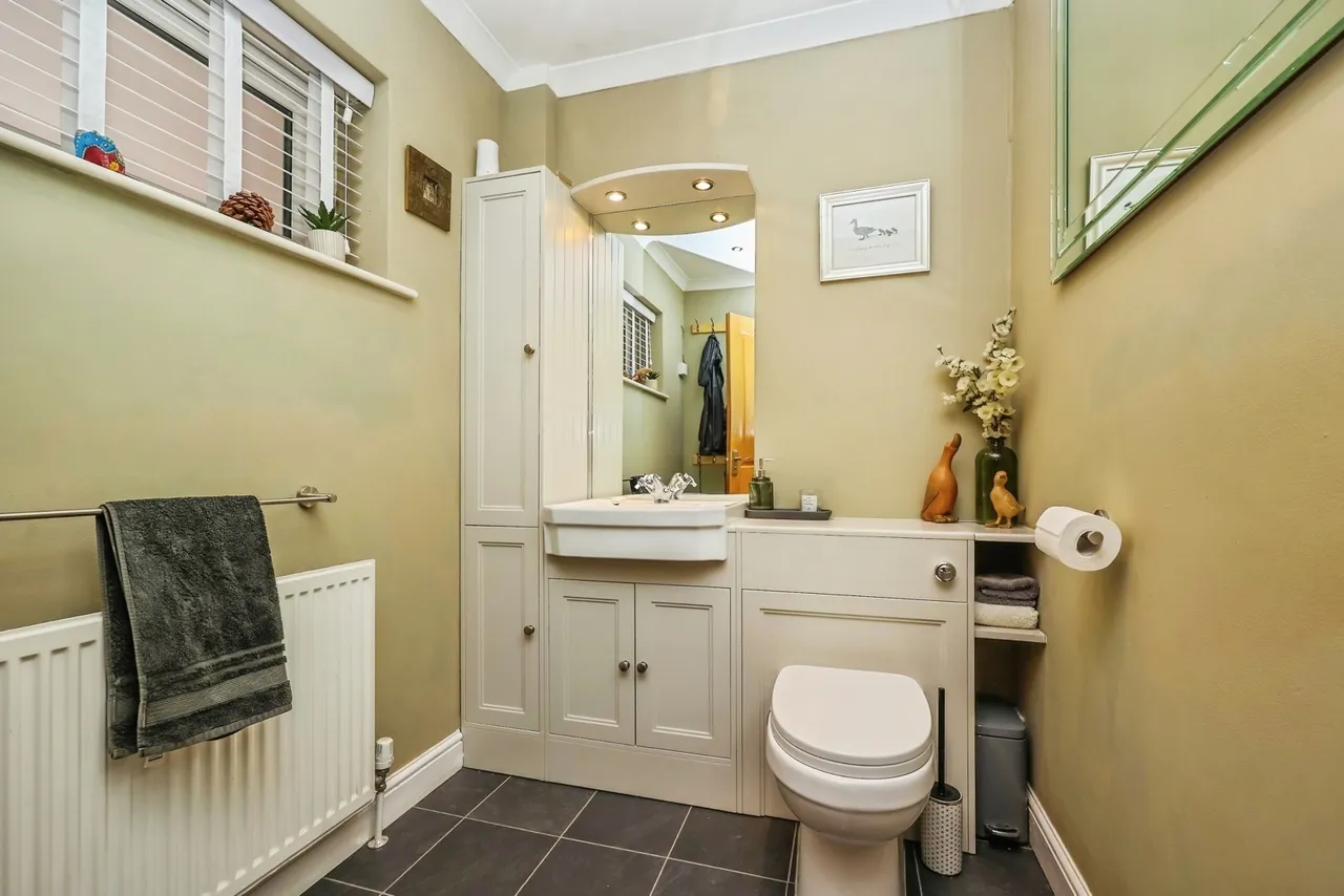Milldale Close, Clifton, Nottingham, NG11, photo 11