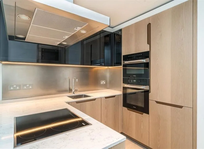 Nine Elms Lane, Nine Elms, SW8, photo 2