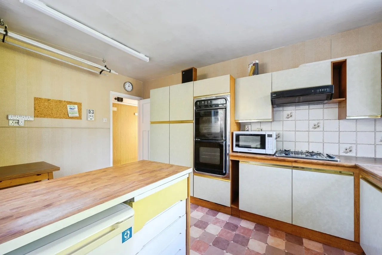 Broadhurst Gardens, Reigate, RH2, photo 14